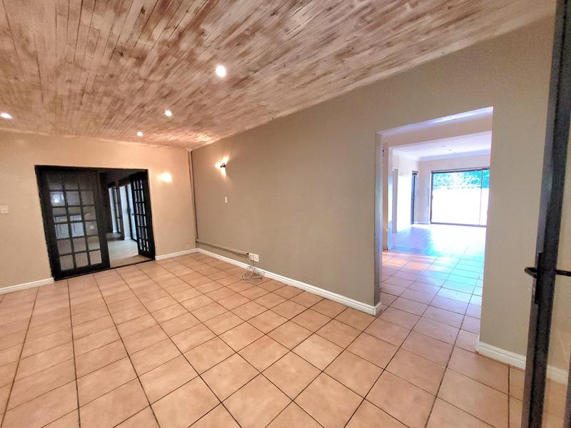 6 Bedroom Property for Sale in Stellenberg Western Cape